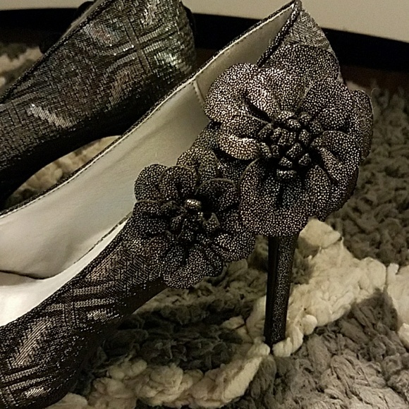 NWOB Ruby Shoo heels - Picture 2 of 5